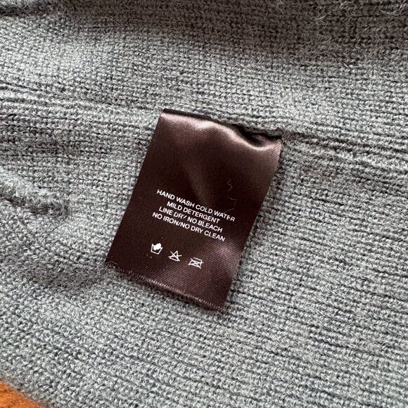 Bandit Running Merino Beanie - Picture 6 of 6